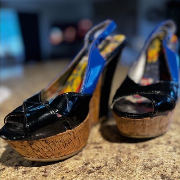 DOLLHOUSE Platform Wedges - Picture 4 of 5